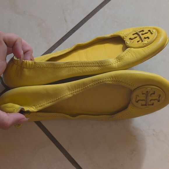 Tory Burch Yellow Ballet Flats Size 5 - Picture 7 of 12